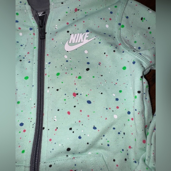 NWT UNISEX NIKE MINT FOAM ZIP UP HOODED JACKET- SIZE 6 - Picture 2 of 4